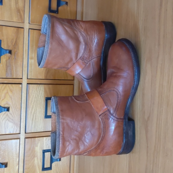 Moma distressed leather ankle boots - Picture 5 of 16